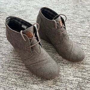 Tom’s Herringbone Wedge